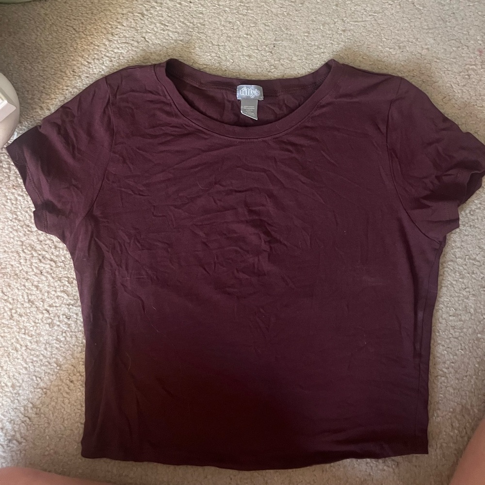 Tilly’s maroon tight cropped t shirt